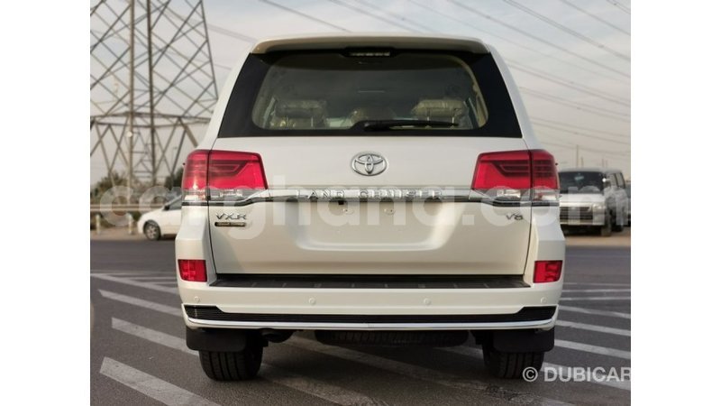 Big with watermark toyota land cruiser ashanti import dubai 14996