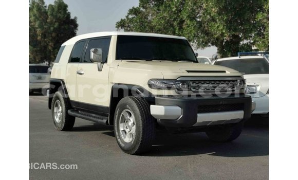 Ra Imported Toyota FJ Cruiser Alagara Ọkọ̀ in Import - Dubai ni Ashanti Ra Imported Toyota FJ Cruiser Alagara Ọkọ̀ in Import - Dubai ni Ashanti