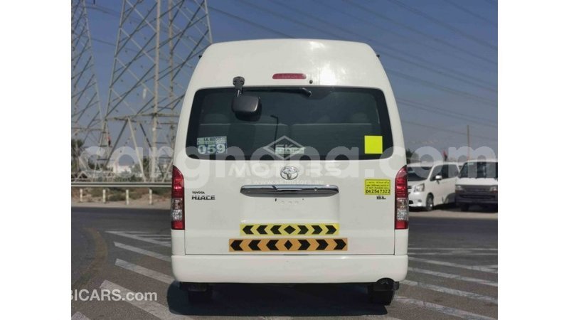 Big with watermark toyota hiace ashanti import dubai 15015