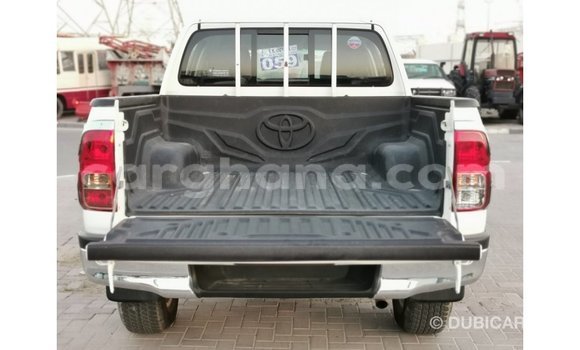 Sayi Imported Toyota Hilux White Mota in Import - Dubai a Ashanti Sayi Imported Toyota Hilux White Mota in Import - Dubai a Ashanti