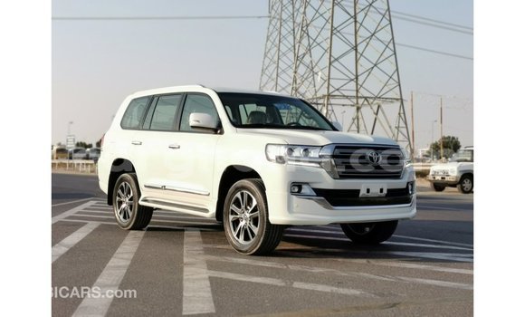 Ra Imported Toyota Land Cruiser funfun Ọkọ̀ in Import - Dubai ni Ashanti Ra Imported Toyota Land Cruiser funfun Ọkọ̀ in Import - Dubai ni Ashanti