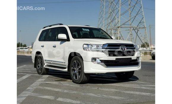 Buy Import Toyota Land Cruiser White Car in Import - Dubai in Ashanti Buy Import Toyota Land Cruiser White Car in Import - Dubai in Ashanti