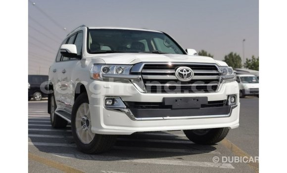Ra Imported Toyota Land Cruiser funfun Ọkọ̀ in Import - Dubai ni Ashanti Ra Imported Toyota Land Cruiser funfun Ọkọ̀ in Import - Dubai ni Ashanti