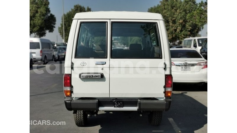 Big with watermark toyota land cruiser ashanti import dubai 15061