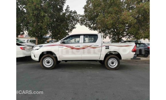 Buy Import Toyota Hilux White Car in Import - Dubai in Ashanti Buy Import Toyota Hilux White Car in Import - Dubai in Ashanti