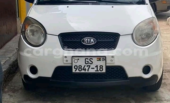 Ra Àlòkù Toyota Corolla funfun Ọkọ̀ in Berekum ni Brong-Ahafo