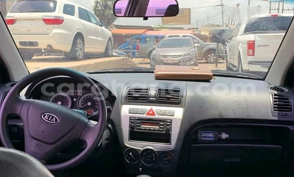 Ra Àlòkù Toyota Corolla funfun Ọkọ̀ in Berekum ni Brong-Ahafo Ra Àlòkù Toyota Corolla funfun Ọkọ̀ in Berekum ni Brong-Ahafo