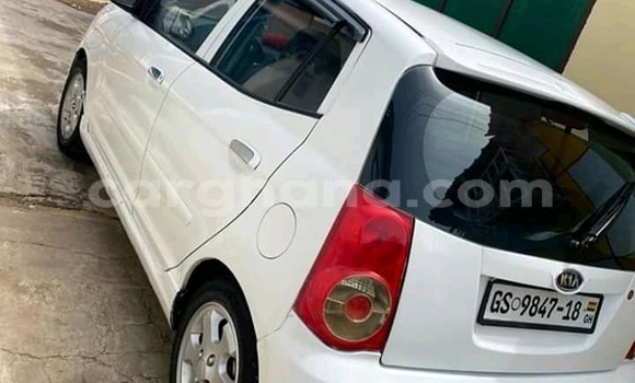 Ra Àlòkù Toyota Corolla funfun Ọkọ̀ in Berekum ni Brong-Ahafo Ra Àlòkù Toyota Corolla funfun Ọkọ̀ in Berekum ni Brong-Ahafo