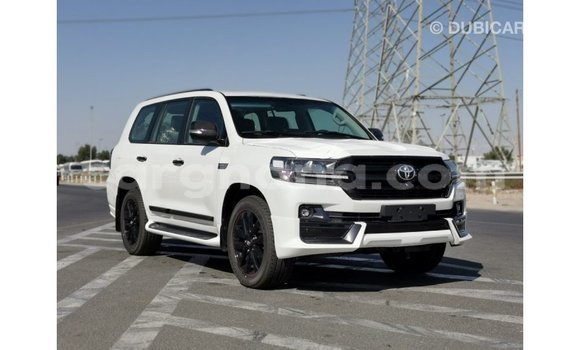 Buy Import Toyota Land Cruiser White Car in Import - Dubai in Ashanti Buy Import Toyota Land Cruiser White Car in Import - Dubai in Ashanti