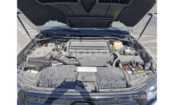 Buy Import Toyota Land Cruiser White Car in Import - Dubai in Ashanti Buy Import Toyota Land Cruiser White Car in Import - Dubai in Ashanti