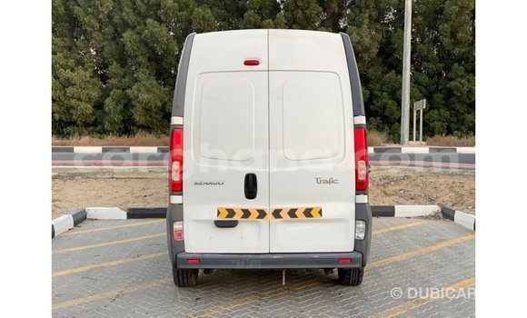 Sayi Imported Renault Trafic White Babbar mota in Import - Dubai a Ashanti Sayi Imported Renault Trafic White Babbar mota in Import - Dubai a Ashanti