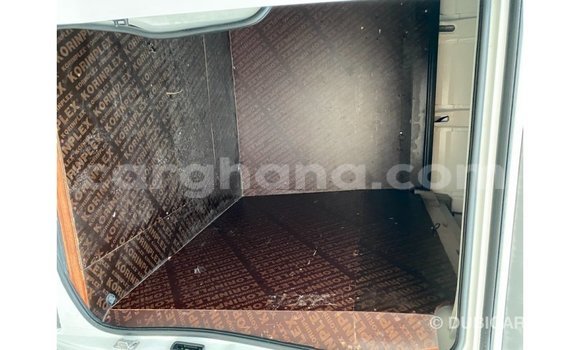 Sayi Imported Renault Trafic White Babbar mota in Import - Dubai a Ashanti Sayi Imported Renault Trafic White Babbar mota in Import - Dubai a Ashanti
