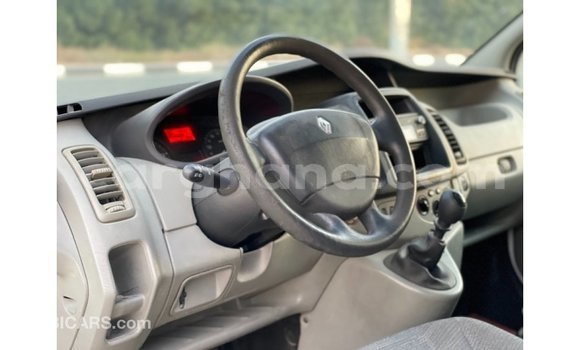 Sayi Imported Renault Trafic White Babbar mota in Import - Dubai a Ashanti Sayi Imported Renault Trafic White Babbar mota in Import - Dubai a Ashanti