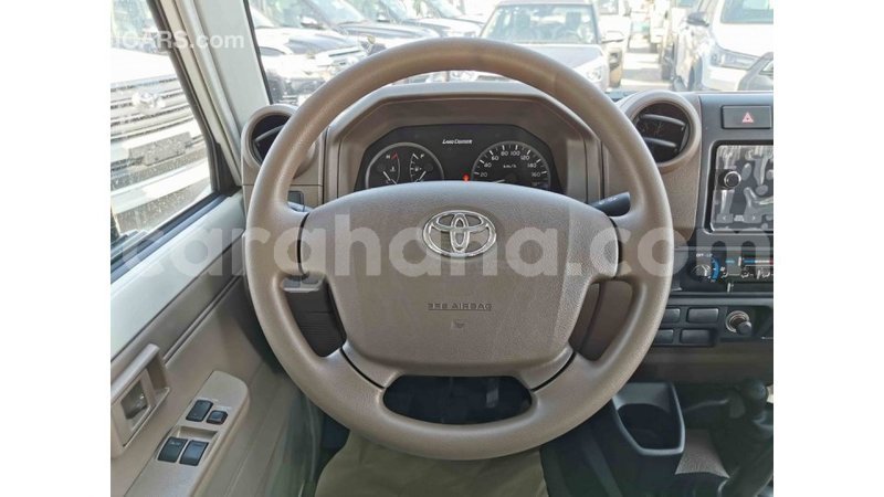 Big with watermark toyota land cruiser ashanti import dubai 15092