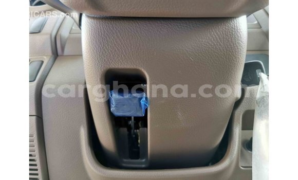 Sayi Imported Toyota Land Cruiser White Mota in Import - Dubai a Ashanti Sayi Imported Toyota Land Cruiser White Mota in Import - Dubai a Ashanti