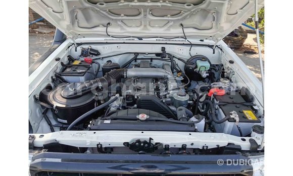 Sayi Imported Toyota Land Cruiser White Mota in Import - Dubai a Ashanti Sayi Imported Toyota Land Cruiser White Mota in Import - Dubai a Ashanti