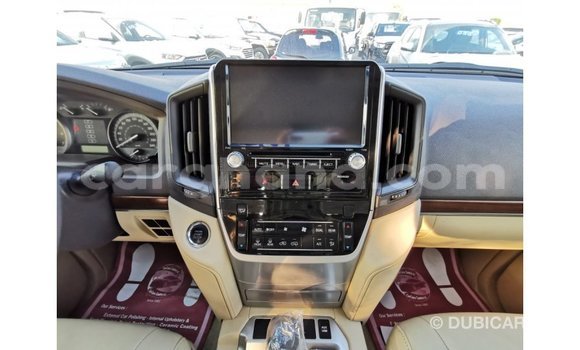 Buy Import Toyota Land Cruiser White Car in Import - Dubai in Ashanti Buy Import Toyota Land Cruiser White Car in Import - Dubai in Ashanti