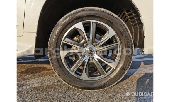 Buy Import Toyota Land Cruiser White Car in Import - Dubai in Ashanti Buy Import Toyota Land Cruiser White Car in Import - Dubai in Ashanti