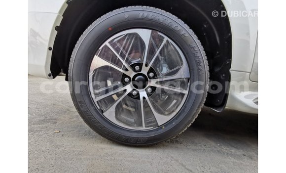 Sayi Imported Toyota Land Cruiser White Mota in Import - Dubai a Ashanti Sayi Imported Toyota Land Cruiser White Mota in Import - Dubai a Ashanti