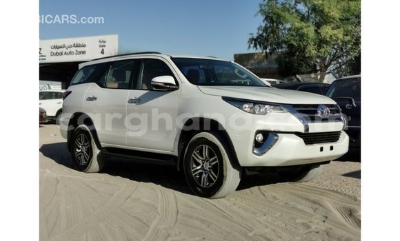 Sayi Imported Toyota Fortuner White Mota in Import - Dubai a Ashanti Sayi Imported Toyota Fortuner White Mota in Import - Dubai a Ashanti