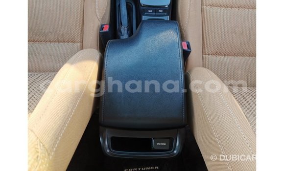 Sayi Imported Toyota Fortuner White Mota in Import - Dubai a Ashanti Sayi Imported Toyota Fortuner White Mota in Import - Dubai a Ashanti