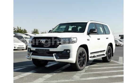 Sayi Imported Toyota Land Cruiser White Mota in Import - Dubai a Ashanti Sayi Imported Toyota Land Cruiser White Mota in Import - Dubai a Ashanti