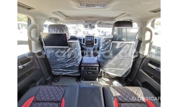 Sayi Imported Toyota Land Cruiser White Mota in Import - Dubai a Ashanti Sayi Imported Toyota Land Cruiser White Mota in Import - Dubai a Ashanti