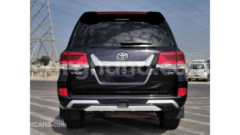 Big with watermark toyota land cruiser ashanti import dubai 15137