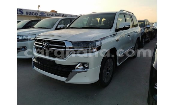 Sayi Imported Toyota Land Cruiser White Mota in Import - Dubai a Ashanti Sayi Imported Toyota Land Cruiser White Mota in Import - Dubai a Ashanti