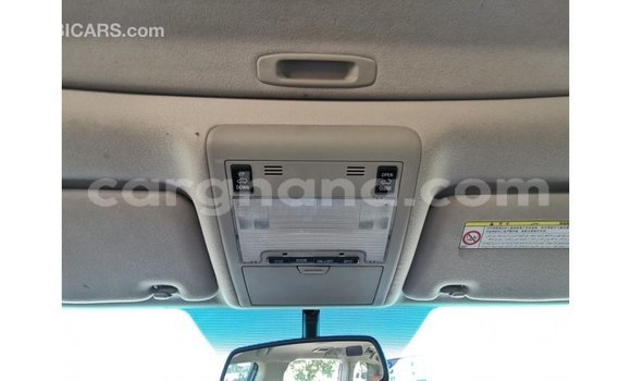 Sayi Imported Toyota Land Cruiser White Mota in Import - Dubai a Ashanti Sayi Imported Toyota Land Cruiser White Mota in Import - Dubai a Ashanti