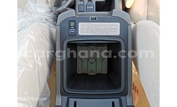 Sayi Imported Toyota Prado White Mota in Import - Dubai a Ashanti Sayi Imported Toyota Prado White Mota in Import - Dubai a Ashanti