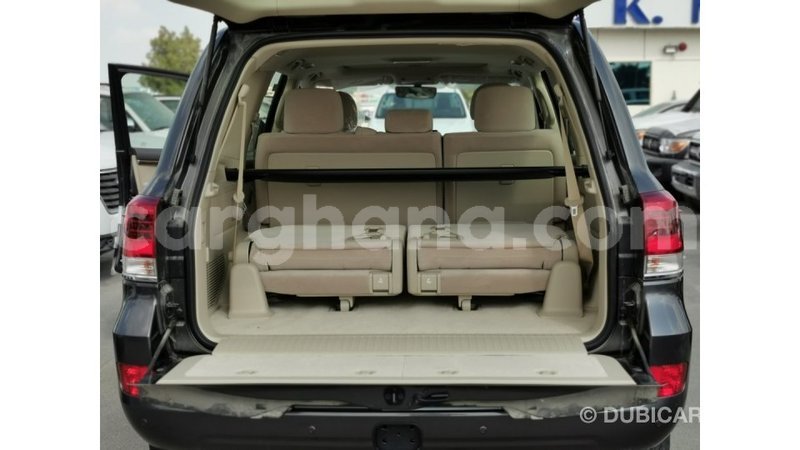 Big with watermark toyota land cruiser ashanti import dubai 15155