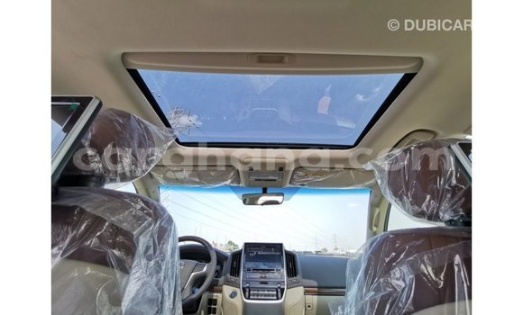 Buy Import Toyota Land Cruiser White Car in Import - Dubai in Ashanti Buy Import Toyota Land Cruiser White Car in Import - Dubai in Ashanti