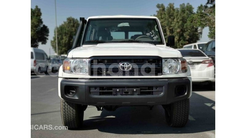 Big with watermark toyota land cruiser ashanti import dubai 15162