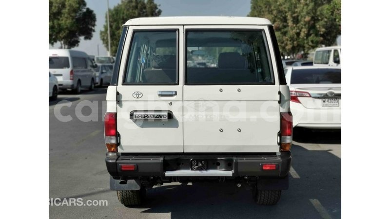 Big with watermark toyota land cruiser ashanti import dubai 15162