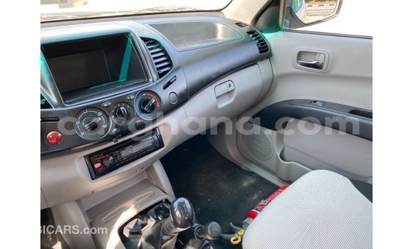 Ra Imported Mitsubishi L200 funfun Ọkọ̀ in Import - Dubai ni Ashanti Ra Imported Mitsubishi L200 funfun Ọkọ̀ in Import - Dubai ni Ashanti
