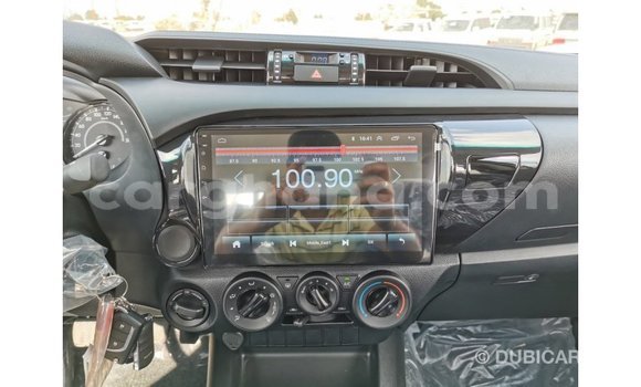 Sayi Imported Toyota Hilux White Mota in Import - Dubai a Ashanti Sayi Imported Toyota Hilux White Mota in Import - Dubai a Ashanti