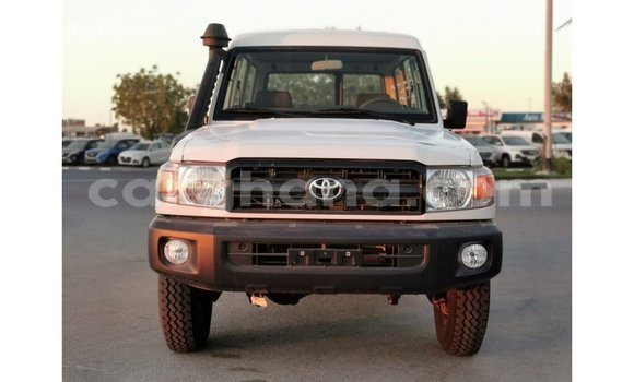 Sayi Imported Toyota Land Cruiser White Mota in Import - Dubai a Ashanti Sayi Imported Toyota Land Cruiser White Mota in Import - Dubai a Ashanti