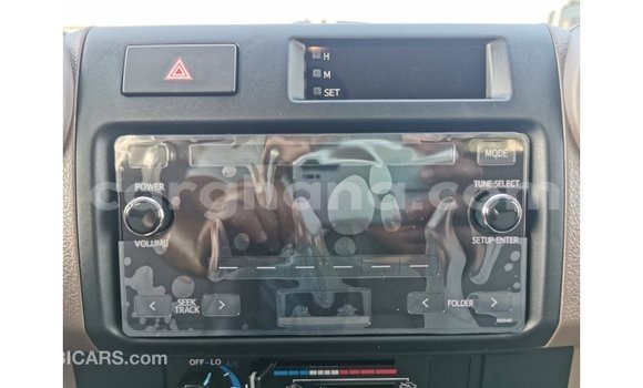 Sayi Imported Toyota Land Cruiser White Mota in Import - Dubai a Ashanti Sayi Imported Toyota Land Cruiser White Mota in Import - Dubai a Ashanti