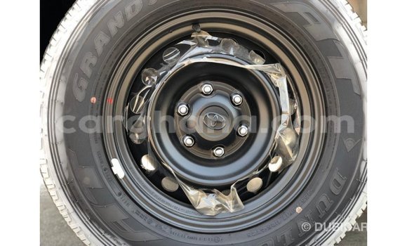 Buy Import Toyota Hilux White Car in Import - Dubai in Ashanti Buy Import Toyota Hilux White Car in Import - Dubai in Ashanti