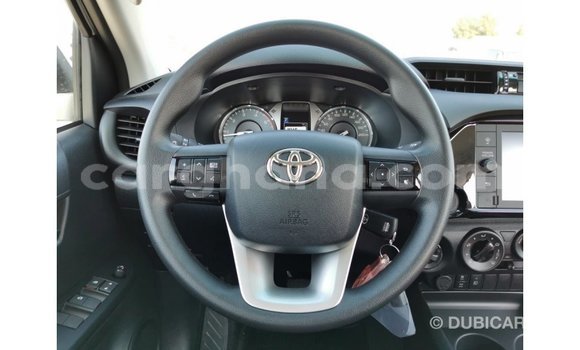 Sayi Imported Toyota Hilux White Mota in Import - Dubai a Ashanti Sayi Imported Toyota Hilux White Mota in Import - Dubai a Ashanti