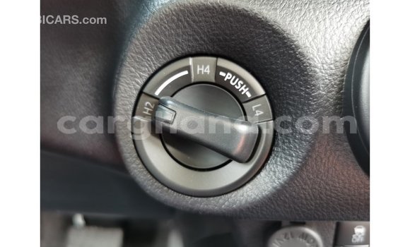 Sayi Imported Toyota Hilux White Mota in Import - Dubai a Ashanti Sayi Imported Toyota Hilux White Mota in Import - Dubai a Ashanti