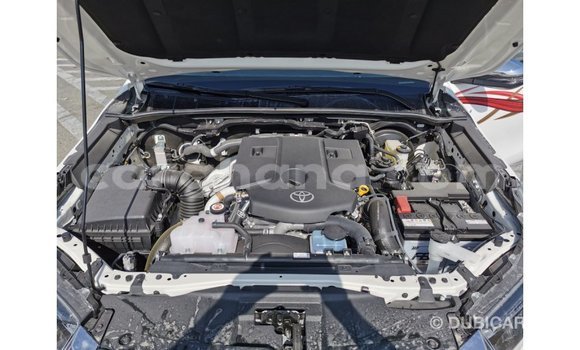 Sayi Imported Toyota Hilux White Mota in Import - Dubai a Ashanti Sayi Imported Toyota Hilux White Mota in Import - Dubai a Ashanti