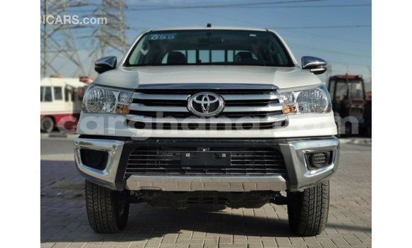 Sayi Imported Toyota Hilux White Mota in Import - Dubai a Ashanti Sayi Imported Toyota Hilux White Mota in Import - Dubai a Ashanti