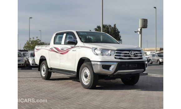 Sayi Imported Toyota Hilux White Mota in Import - Dubai a Ashanti Sayi Imported Toyota Hilux White Mota in Import - Dubai a Ashanti