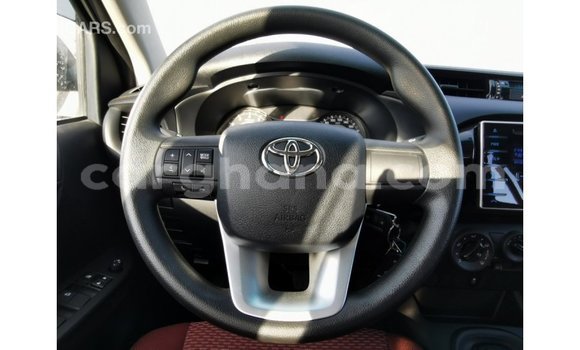 Sayi Imported Toyota Hilux White Mota in Import - Dubai a Ashanti Sayi Imported Toyota Hilux White Mota in Import - Dubai a Ashanti