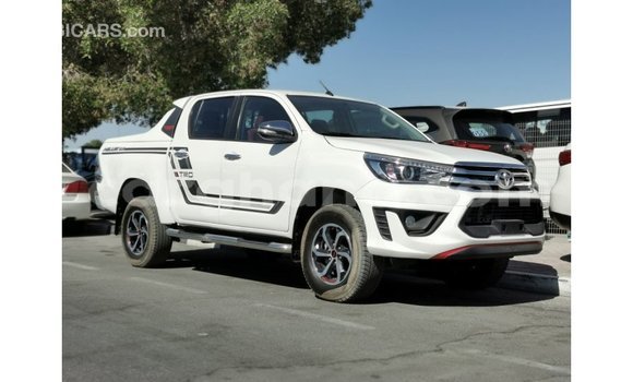 Buy Import Toyota Hilux White Car in Import - Dubai in Ashanti Buy Import Toyota Hilux White Car in Import - Dubai in Ashanti