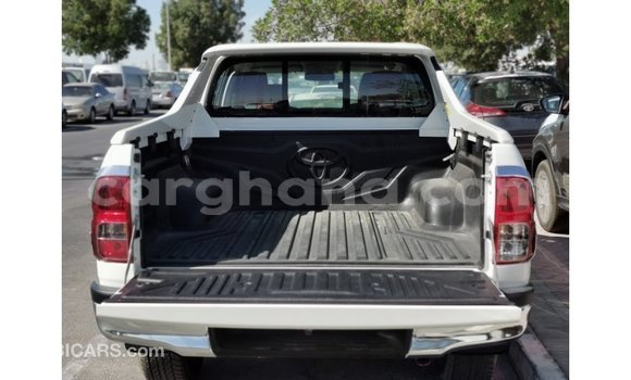 Buy Import Toyota Hilux White Car in Import - Dubai in Ashanti Buy Import Toyota Hilux White Car in Import - Dubai in Ashanti