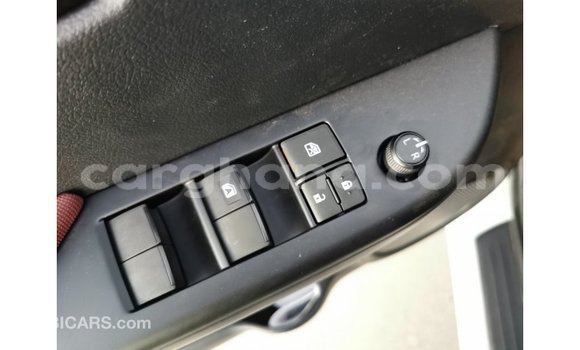 Sayi Imported Toyota Hilux White Mota in Import - Dubai a Ashanti Sayi Imported Toyota Hilux White Mota in Import - Dubai a Ashanti