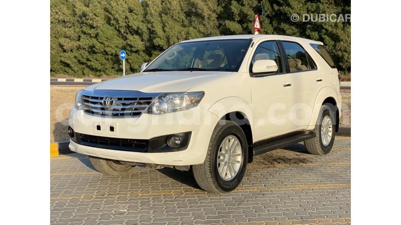 Big with watermark toyota fortuner ashanti import dubai 15258